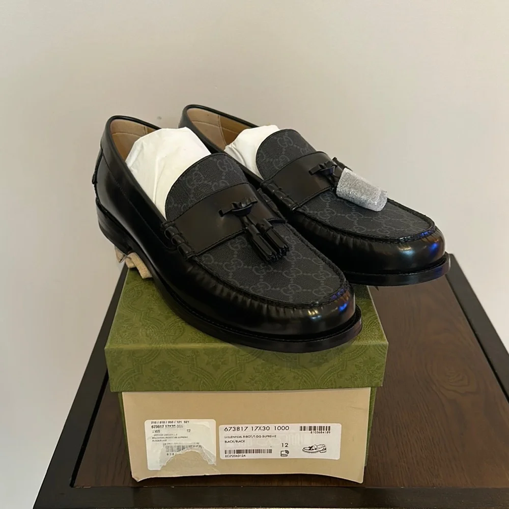 Gucci Logo Leather Loafers